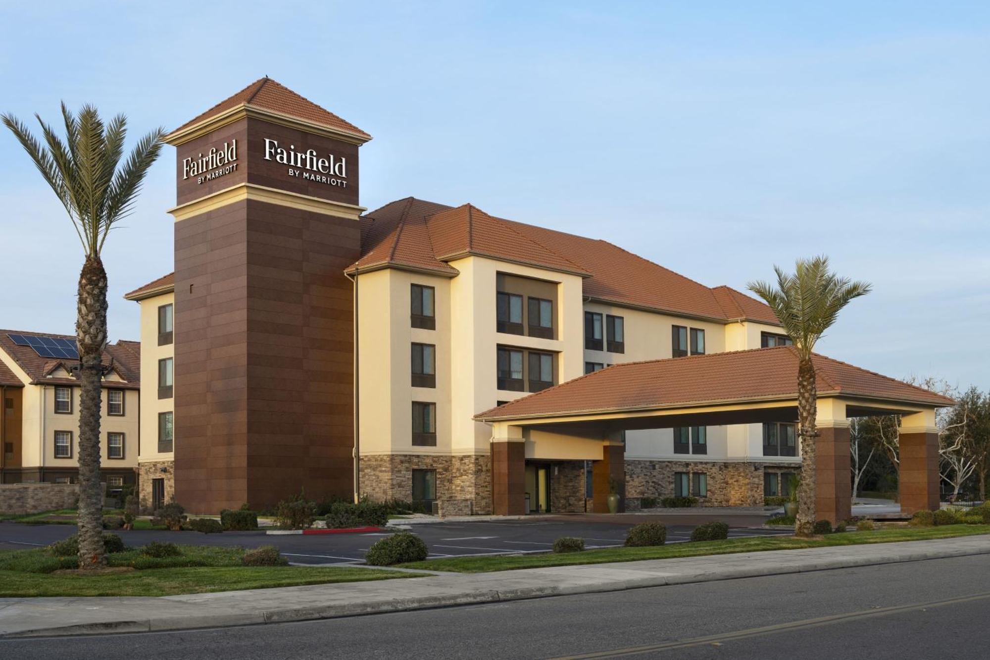 Fairfield By Marriott Inn & Suites Fresno Riverpark Exterior photo